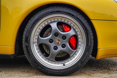 Porsche 911 CARRERA 4 5