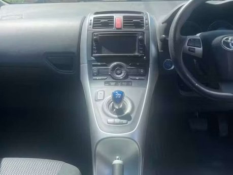 Toyota Auris 1.8 VVT-h T4 Hatchback 5dr Petrol Hybrid CVT Euro 5 (s/s) (136 ps) 7