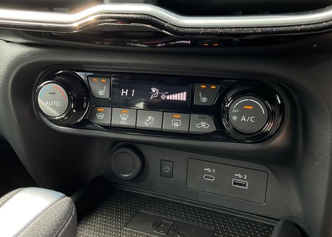 Nissan Juke DIG-T TEKNA DCT 21