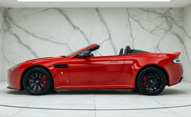 Aston Martin V12 Vantage S Roadster 3