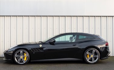 Ferrari GTC4 Lusso 2