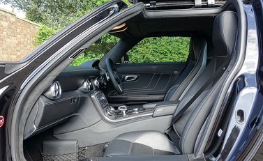 Mercedes-Benz SLS AMG 16