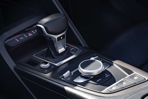 Audi R8 5.2 R8 Spyder Quattro V10 Semi-Auto 4WD 2dr 15