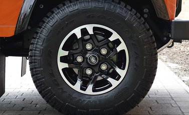 Land Rover 110 Adventure 13
