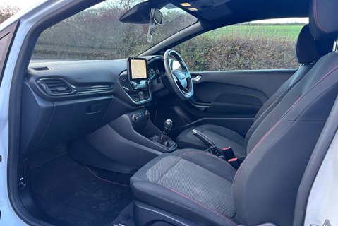 Ford Fiesta Sport 125 ps Ecoboost - Sat Nav / Parking Sensors - No VAT 15