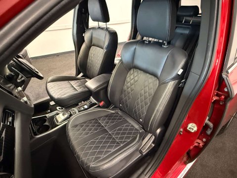 Mitsubishi Outlander 2.4 Outlander Exceed PHEV CVT 4WD 5dr 55