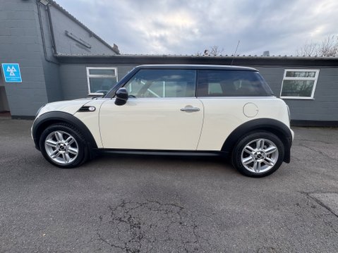 Mini Hatch COOPER 6