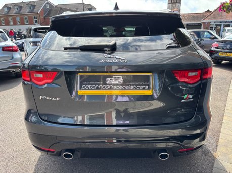 Jaguar F-Pace 3.0 D300 V6 S SUV 5dr Diesel Auto AWD Euro 6 (s/s) (300 ps) 9