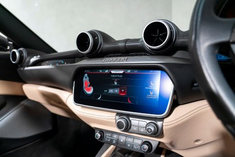 Ferrari Portofino FULL FSH. PASSENGER DISPLAY. SPORTS EXHAUST. MAGNERIDE SUSPENSION. 43