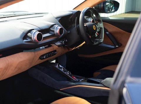 Ferrari 812 Superfast 10