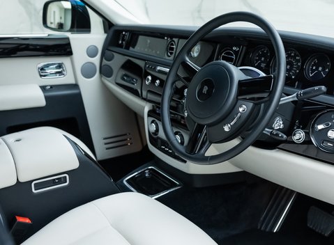 Rolls-Royce Phantom Series II 11