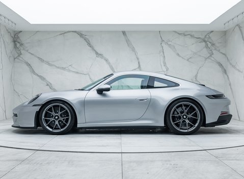 Porsche 911 GT3 Touring (992) 2