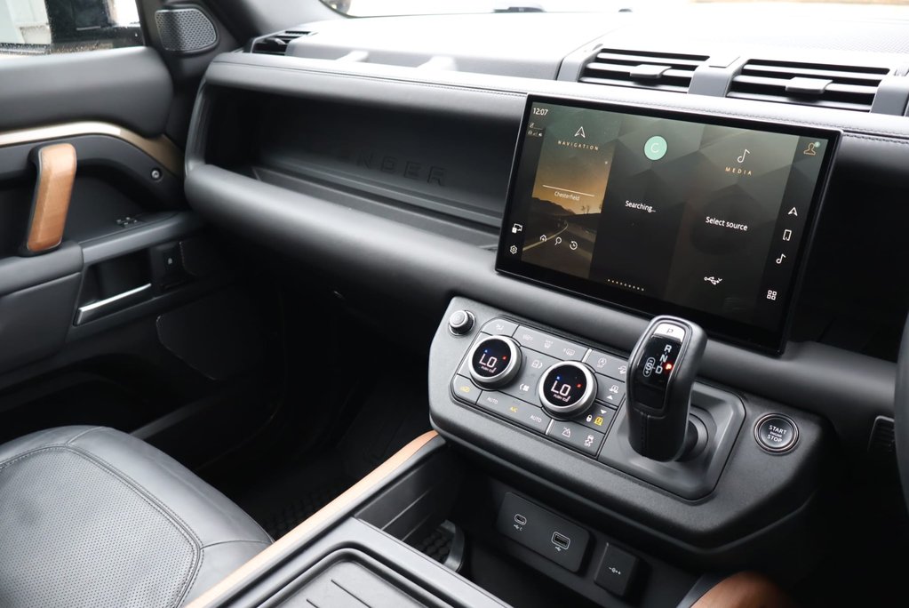 Land Rover Defender 110 D300 HARD TOP X MHEV HUGE FACTORY SPEC SEEKER STYLED WITH SEATS  21