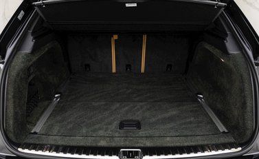 Bentley Bentayga V8 27