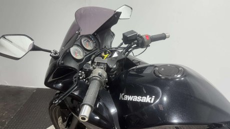 Kawasaki Z ZR750 2005 ONLY 20K NEW MOT SERVICED COMMUTER BIKE 750CC 44