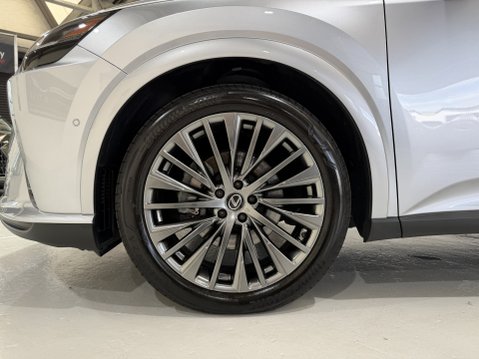 Lexus RX 450H PLUS TAKUMI 22