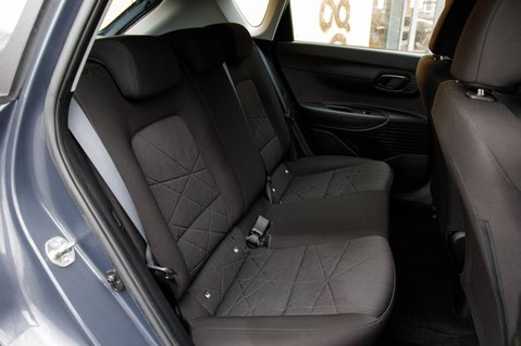 Hyundai BAYON T-GDI SE CONNECT DCT MHEV 34