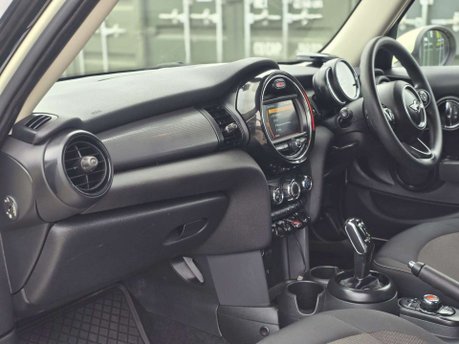 Mini Hatch 1.5 Cooper GPF Hatchback 5dr Petrol Steptronic Euro 6 (s/s) (136 ps) 15