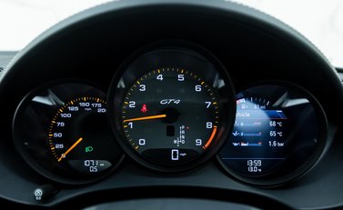 Porsche Cayman GT4 (718) 16