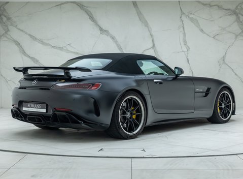 Mercedes-Benz AMG GT R Roadster 8