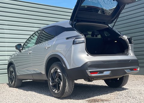 Nissan Qashqai DIG-T N-CONNECTA 17
