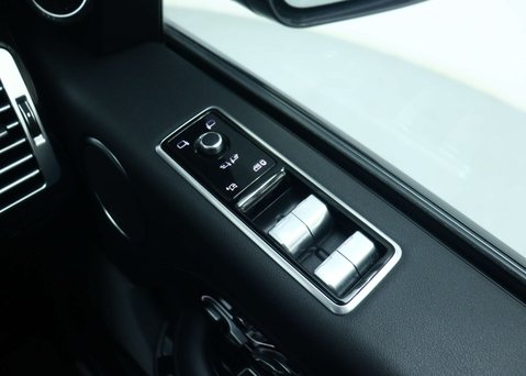 Land Rover Range Rover 3.0 Range Rover Vogue SDV6 Auto 4WD 5dr 52