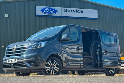 Renault Trafic Crew Cab AUTO LWB L2H1 Sport LI30 A/C Alloys Nav Sensors Tow Bar EURO 6