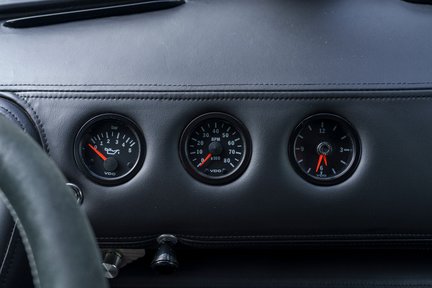 Volkswagen Restomod Porsche 3.2 Ltr 21 Window Samba 20