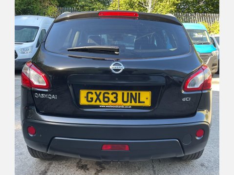 Nissan Qashqai 2.0 dCi Tekna Auto 4WD Euro 5 5dr (AVM) 11