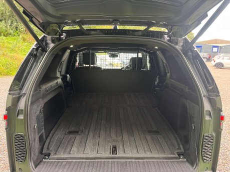 Land Rover Discovery 3.0 Discovery Dynamic HSE D MHEV Automatic 4WD 5dr 41