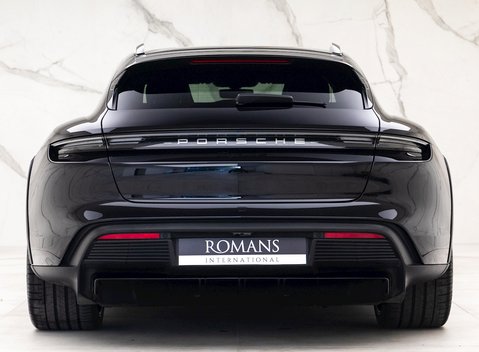 Porsche Taycan 4 Cross Turismo 5