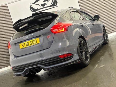 Ford Focus 2.0 TDCi ST-3 Euro 6 (s/s) 5dr 26