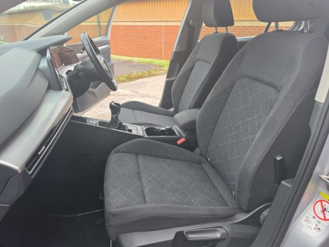 Volkswagen Golf 1.5 Golf Life TSi 5dr 48