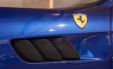 Ferrari GTC4 Lusso T 12