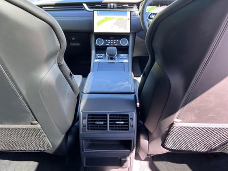 Jaguar F-Pace 2.0 D200 MHEV R-Dynamic HSE Black Auto AWD Euro 6 (s/s) 5dr 64