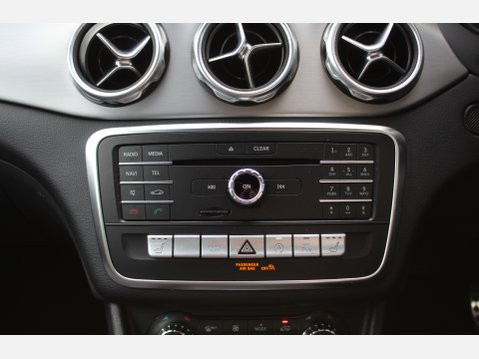 Mercedes-Benz GLA Class GLA 180 AMG LINE EDITION 26