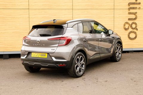 Renault Captur TECHNO E-TECH 2