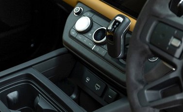 Land Rover Defender 110 V8 19