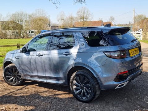Land Rover Discovery Sport R-DYNAMIC SE MHEV 9