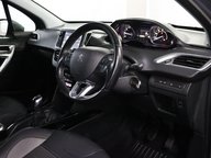 Peugeot 2008 ALLURE PREMIUM 5