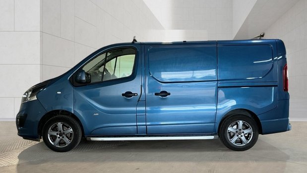 Vauxhall Vivaro SWB L1H1 Low Roof Sportive 282 Air Con Alloys Sensors EURO 6 NO VAT 7