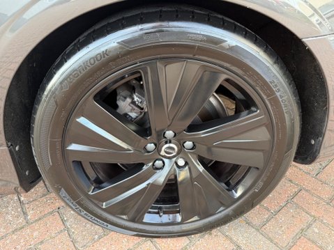 Volvo V90 2.0 B5 MHEV R-Design Auto Euro 6 (s/s) 5dr 22