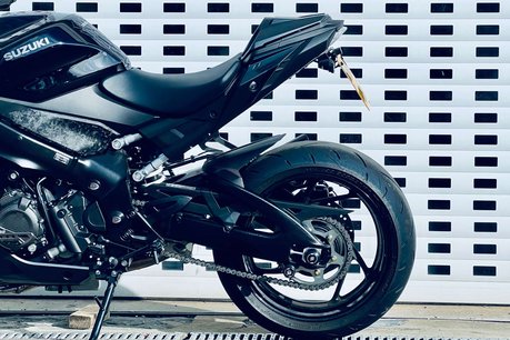 Suzuki GSX GSXS 1000 29