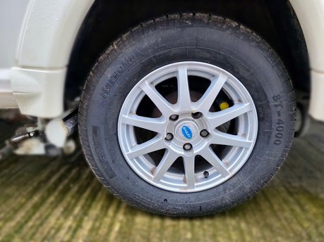 Bailey Orion 400/2 4