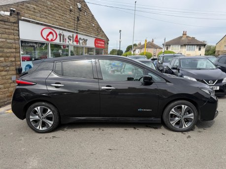 Nissan LEAF N-CONNECTA 8