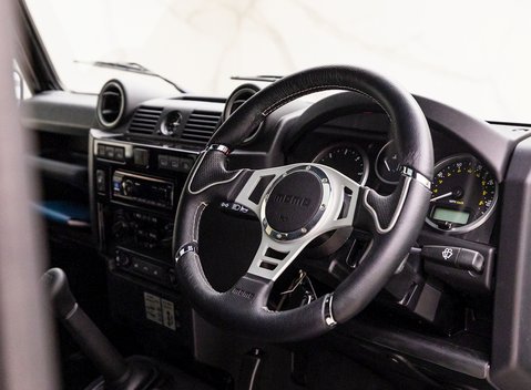 Land Rover Defender 110 XS 9