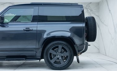 Land Rover Defender 90 D350 X-DYNAMIC HSE 35