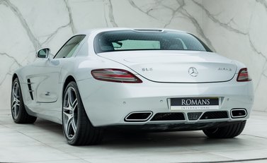 Mercedes-Benz SLS AMG 16