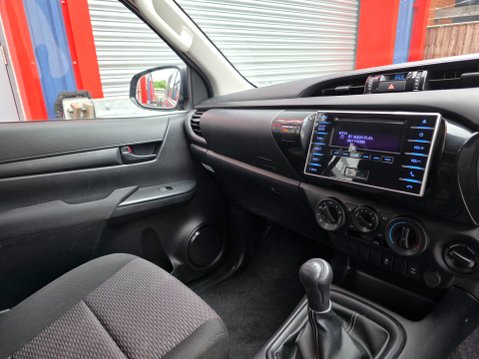 Toyota Hilux ACTIVE 4WD D-4D DCB 10