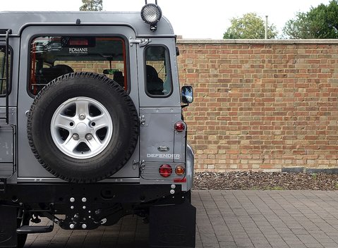 Land Rover 110 XS 11
